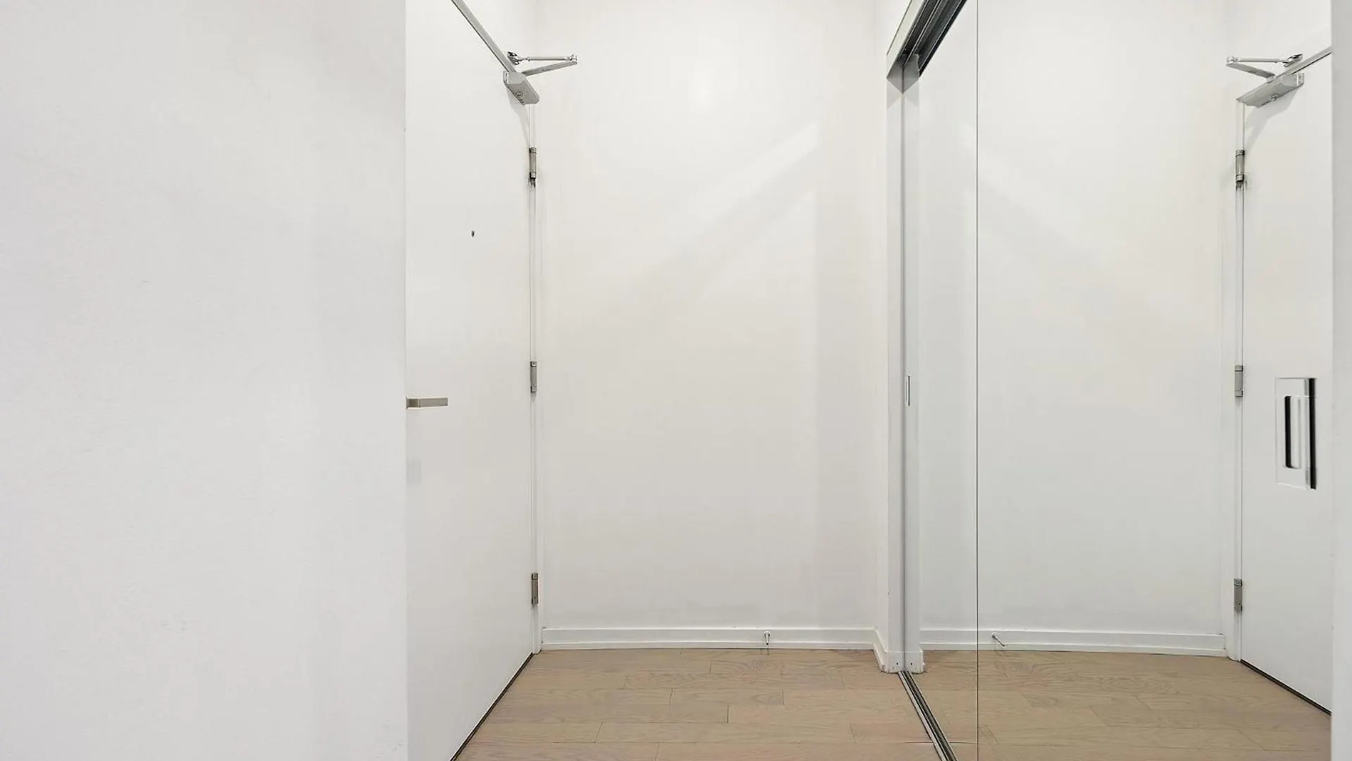 Trendy 1Bedroom Downtown Toronto Condo Canada
